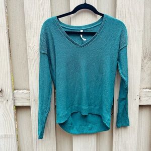 Anthropologie longsleeve green v neck 🎄